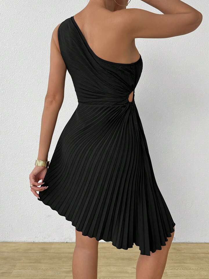 Summer One Shoulder
Sleeveless Solid Color Pleated Hem Waist Cut Out
Elegant Dress