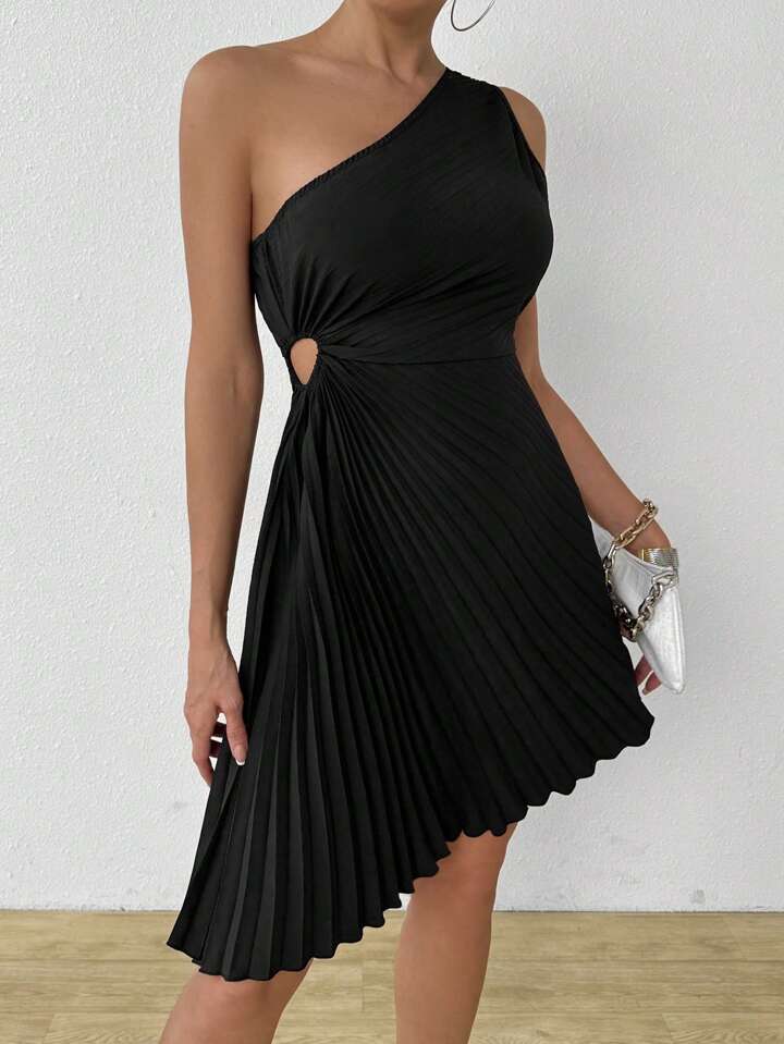 Summer One Shoulder
Sleeveless Solid Color Pleated Hem Waist Cut Out
Elegant Dress