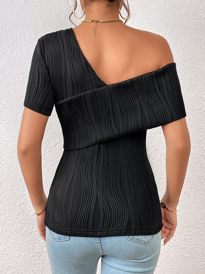Asymmetrical lines Top