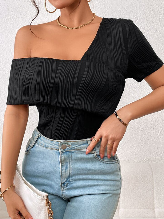 Asymmetrical lines Top